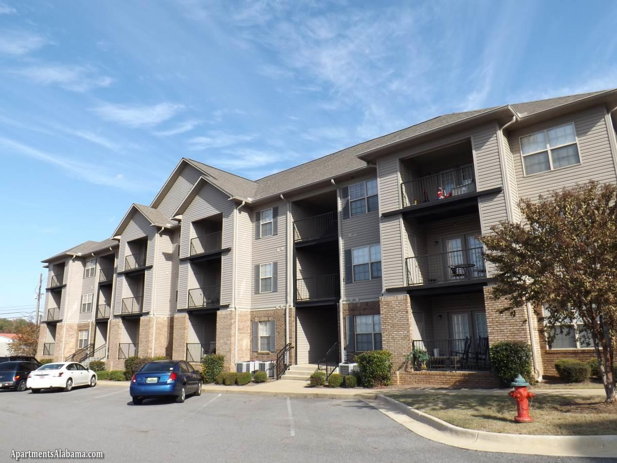 Summit Condominiums Apartment in Tuscaloosa, AL